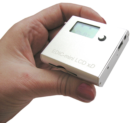 LCD_xD_Hand.jpg